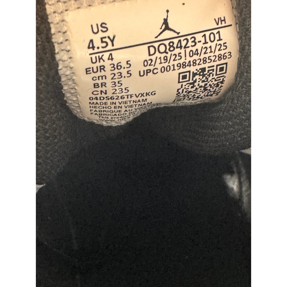 Air Jordan 1 Mid Older Boys Sneakers Boys 4.5Y White Gray Leather Athletic Logo - Picture 10 of 11